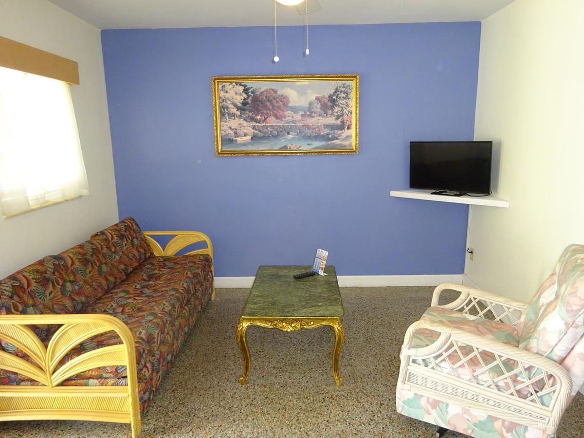 Ebb Tide Motel St. Pete Beach Eksteriør billede