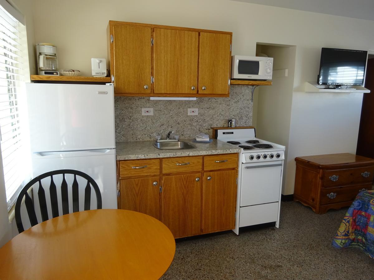 Ebb Tide Motel St. Pete Beach Eksteriør billede