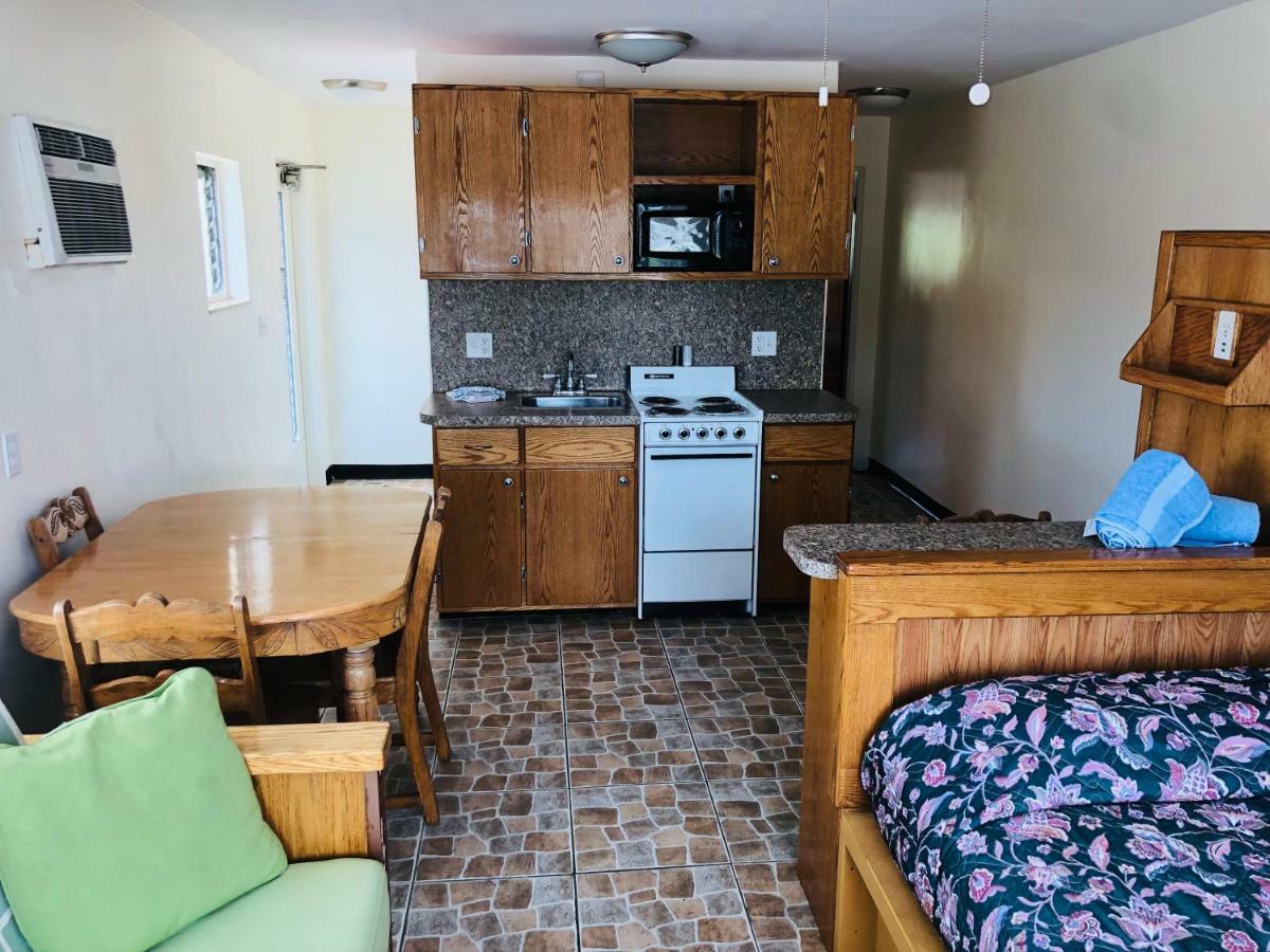 Ebb Tide Motel St. Pete Beach Eksteriør billede